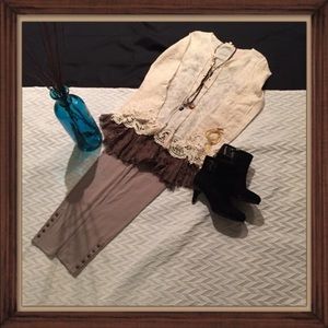 Beautiful & Comfortable jegging pants NWT💞